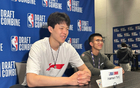 楊瀚森進NBA需提升語言情商，借鑒阿聯(lián)周琦經(jīng)驗。