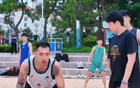 山東隊威海集訓(xùn)，六點海邊拉練，陶漢林受邱彪指導(dǎo)。
